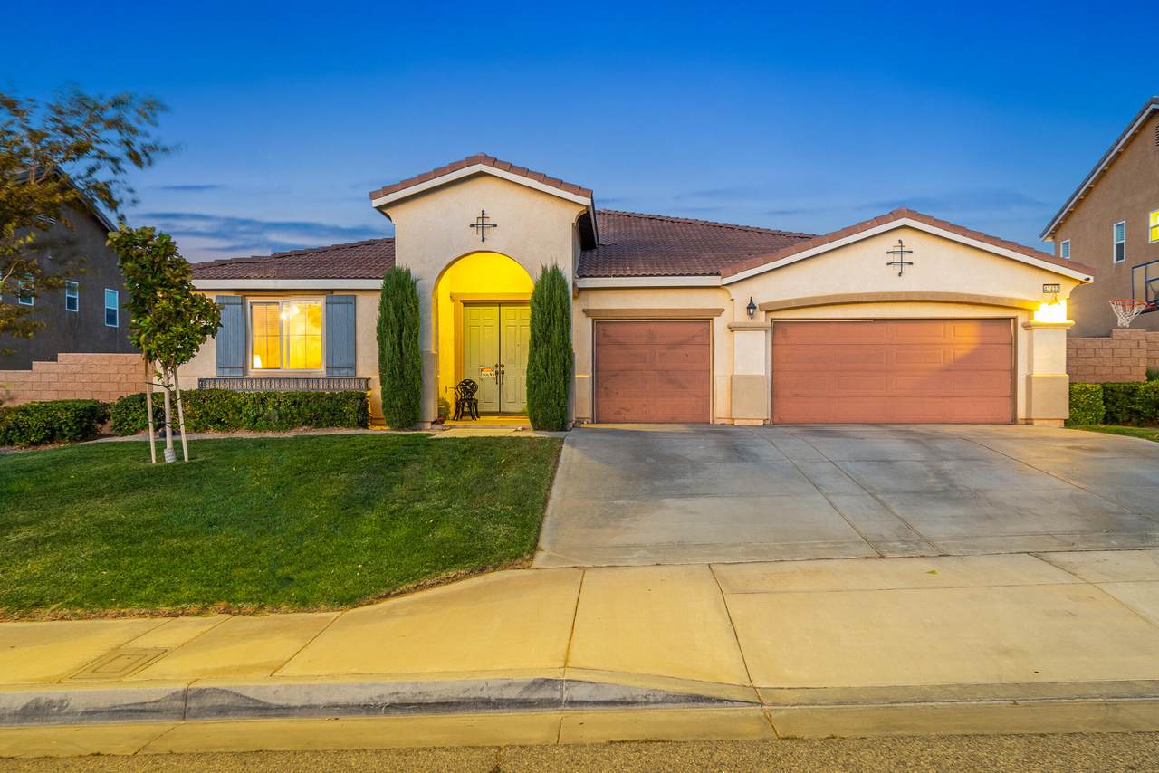 42432 72nd Street - Photo 1