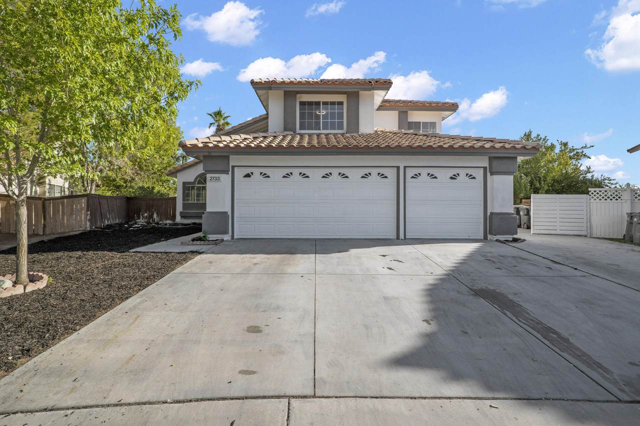 2733 Newgrove Street - Photo 1