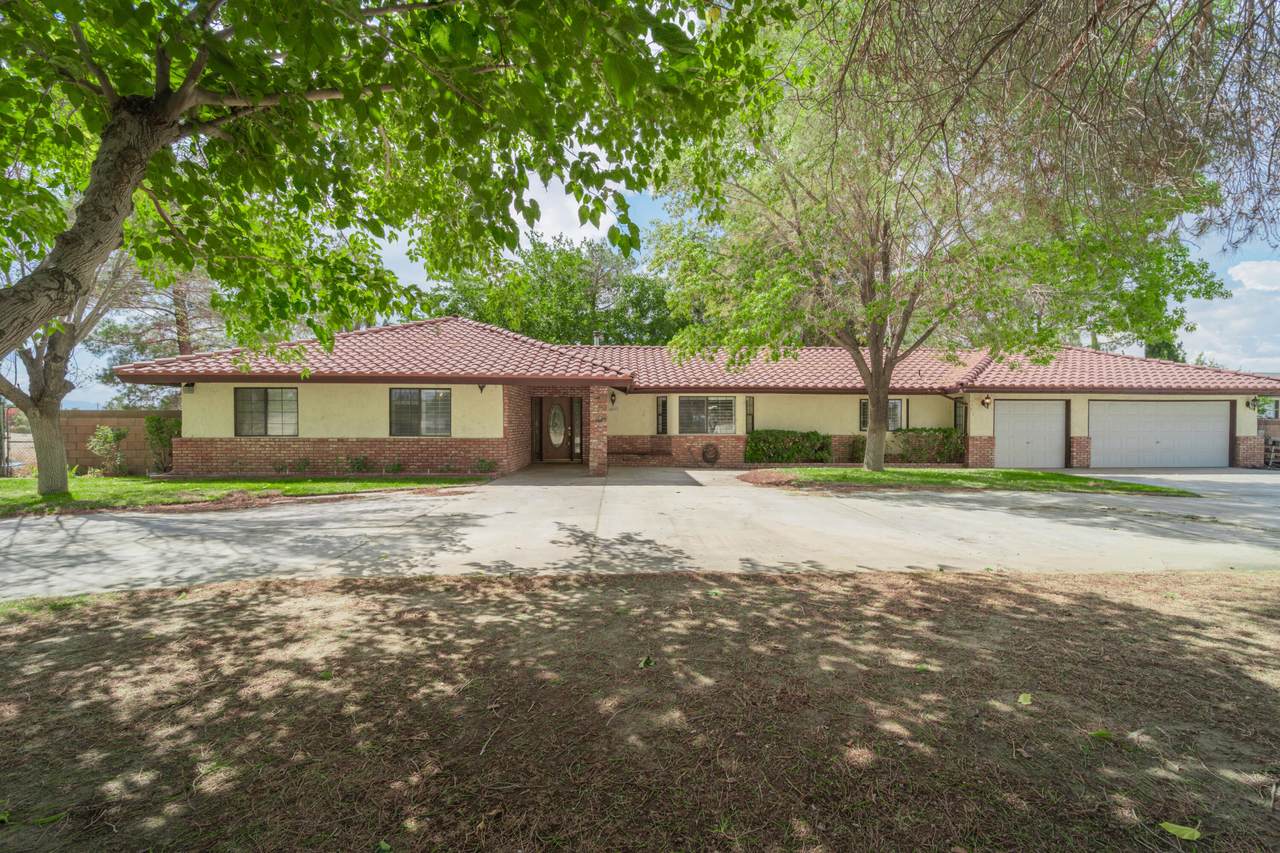44917 43rd Street - Photo 1