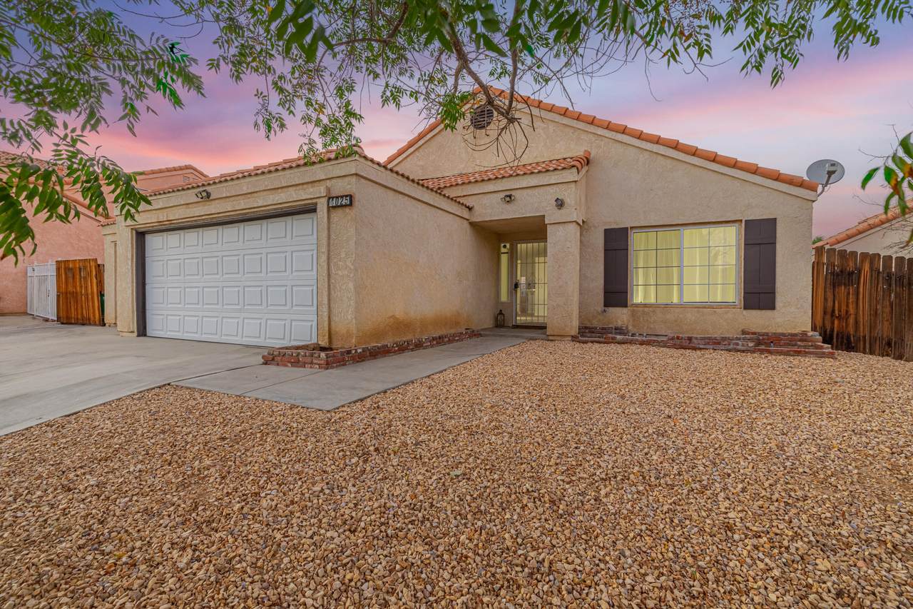 4025 Ave R12 - Photo 1