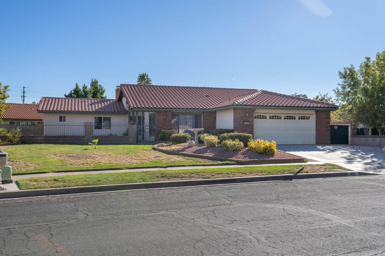 424 Bogie Street - Photo 1