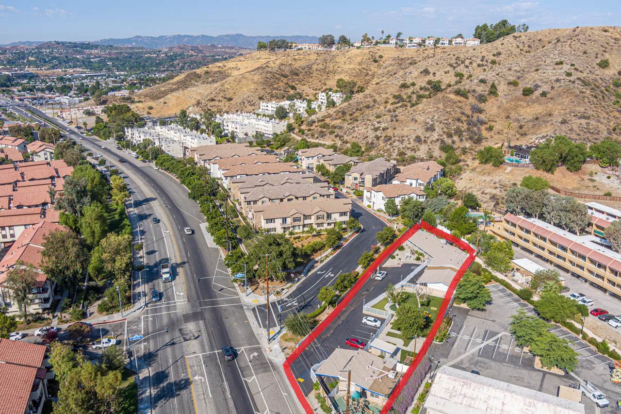 18047 Sierra Highway - Photo 1