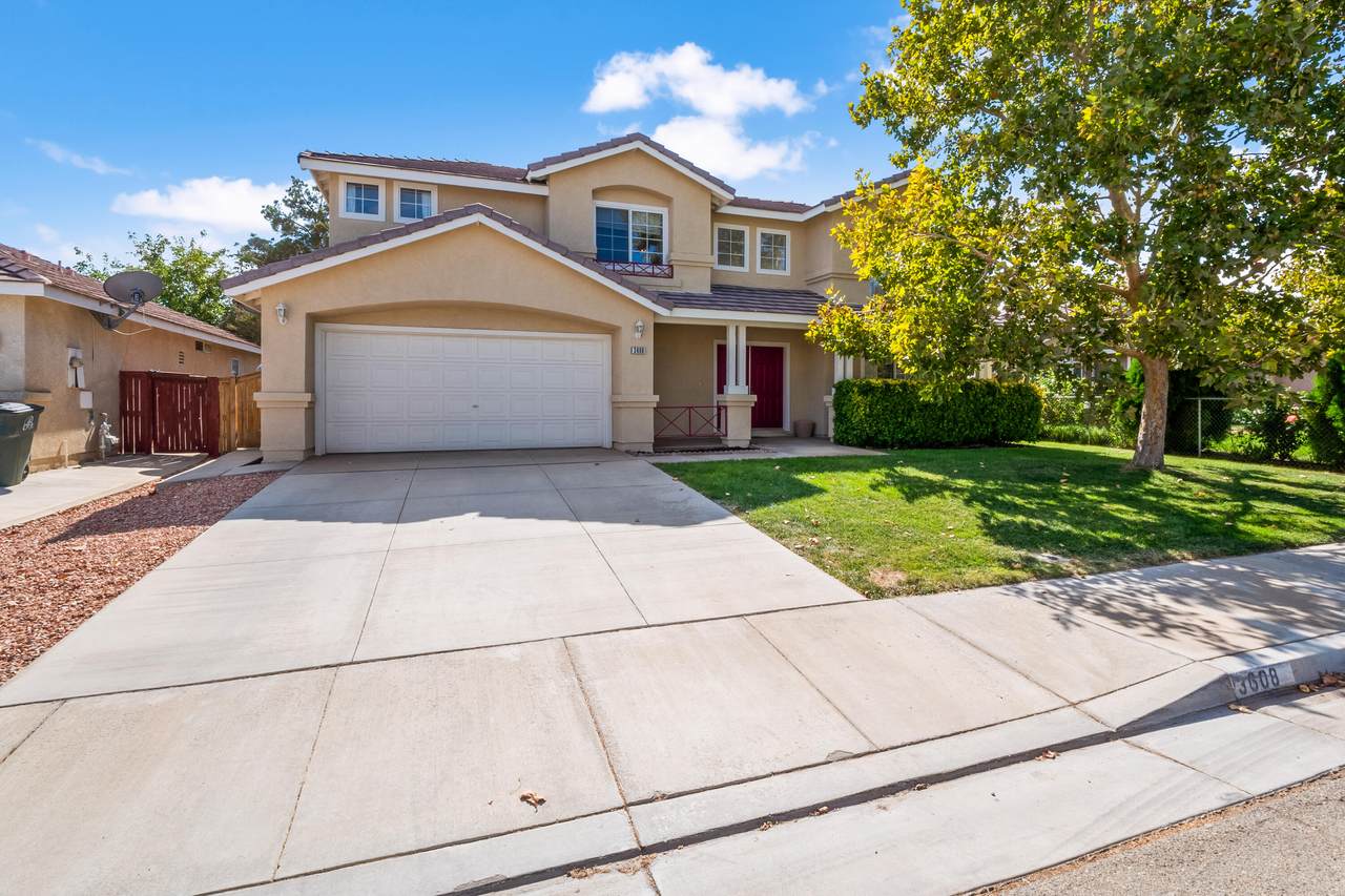 3608 Banyon Court - Photo 1