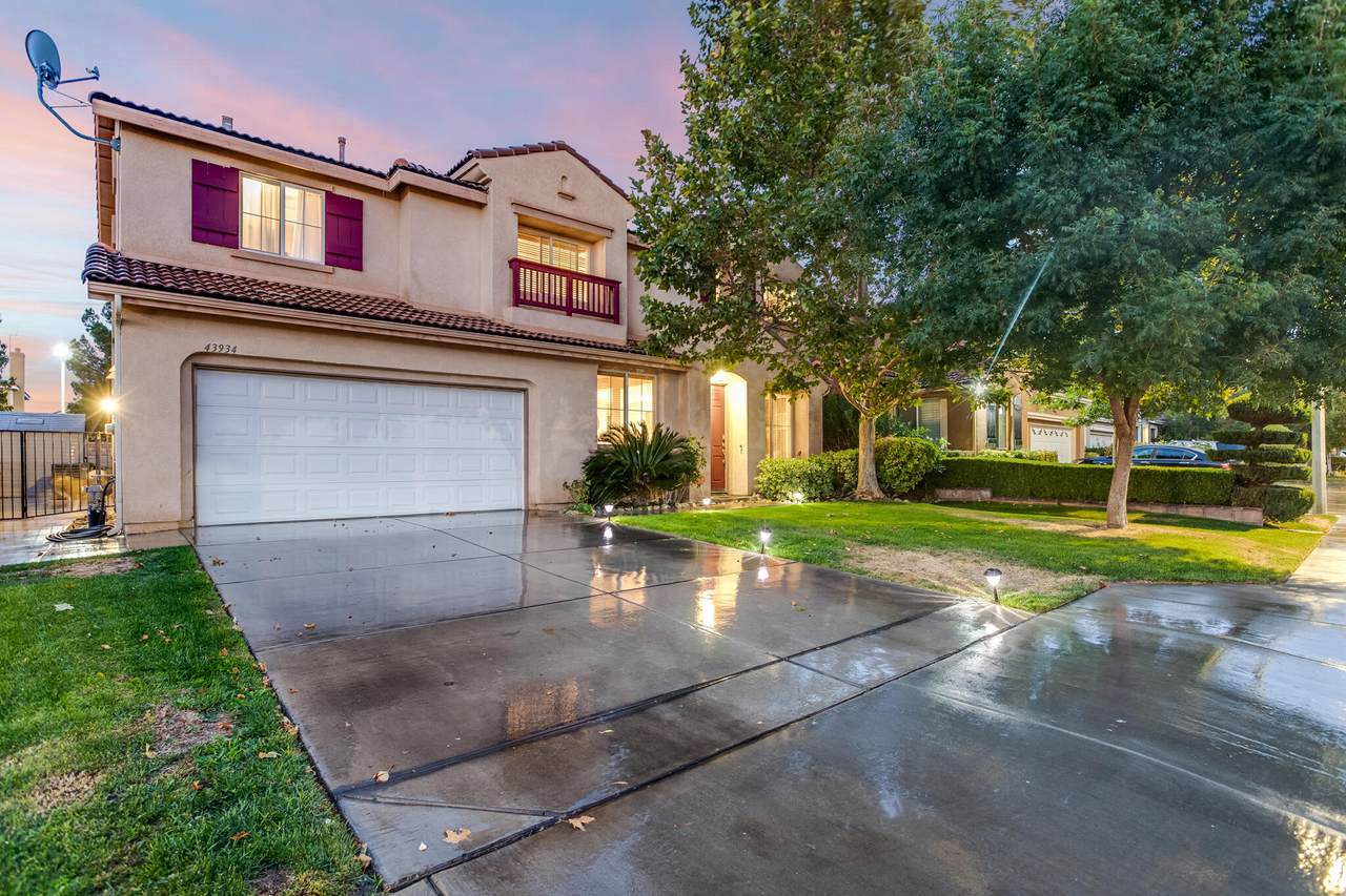 43934 Spring Street - Photo 1