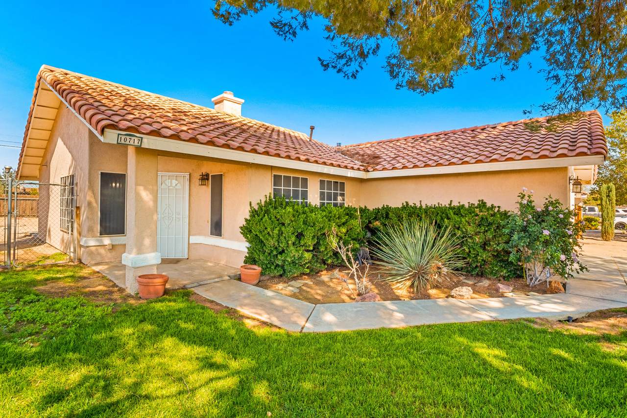 10717 Keller Drive - Photo 1