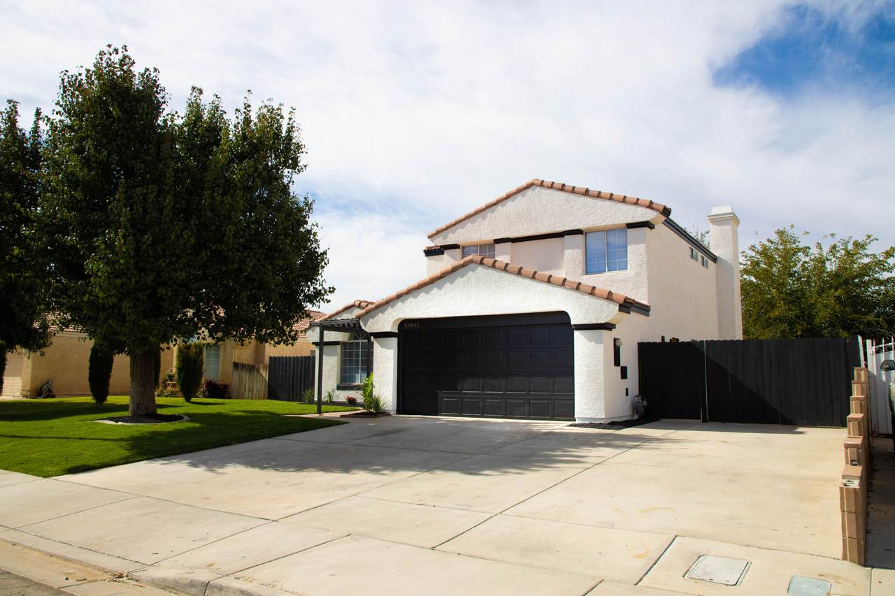 44841 Calston Avenue - Photo 1