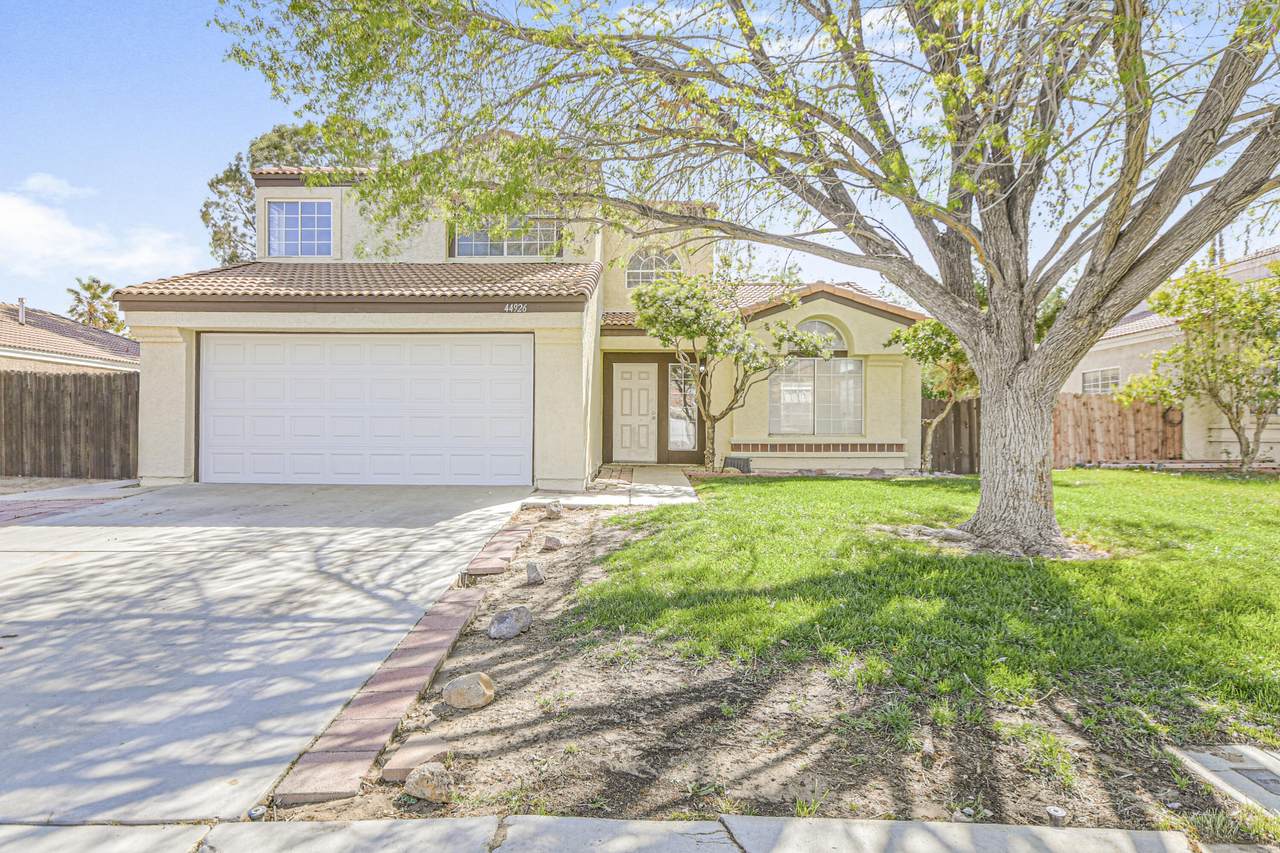 44926 Calston Avenue - Photo 1