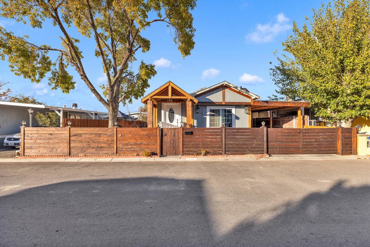 1301 E Ave I - Photo 1