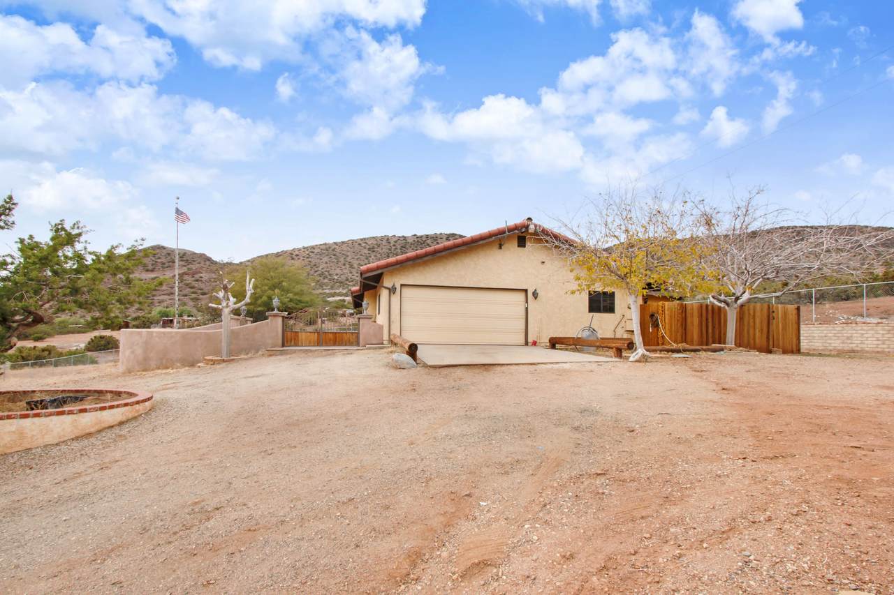 1551 Twin Butte Road - Photo 1