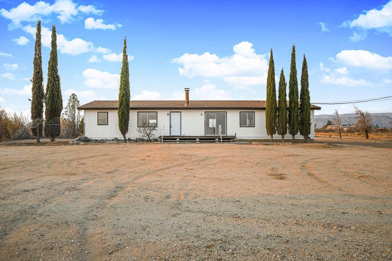 10218 Avenue W - Photo 1