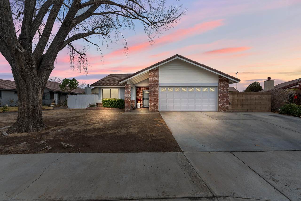 2732 El Nido Lane - Photo 1