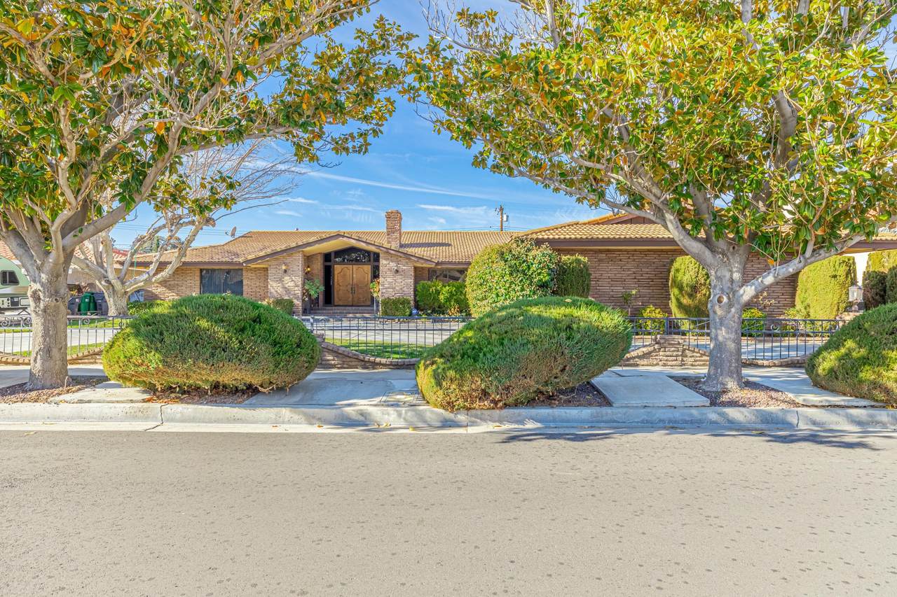 44645 Loneoak Avenue - Photo 1