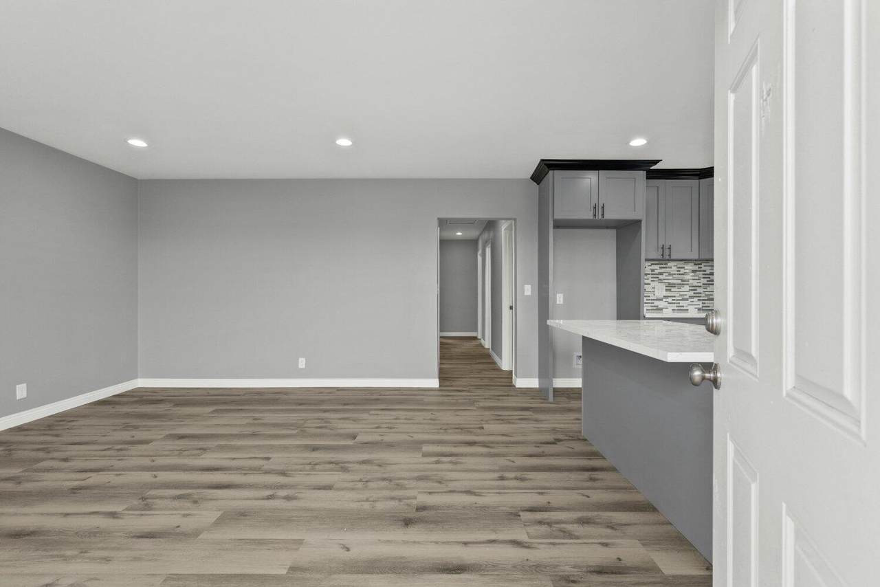 42713 2nd Street - Photo 1