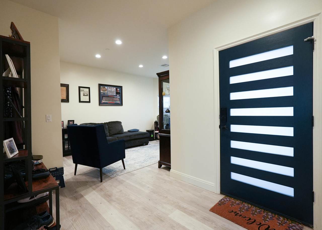 42421 52nd Street - Photo 1