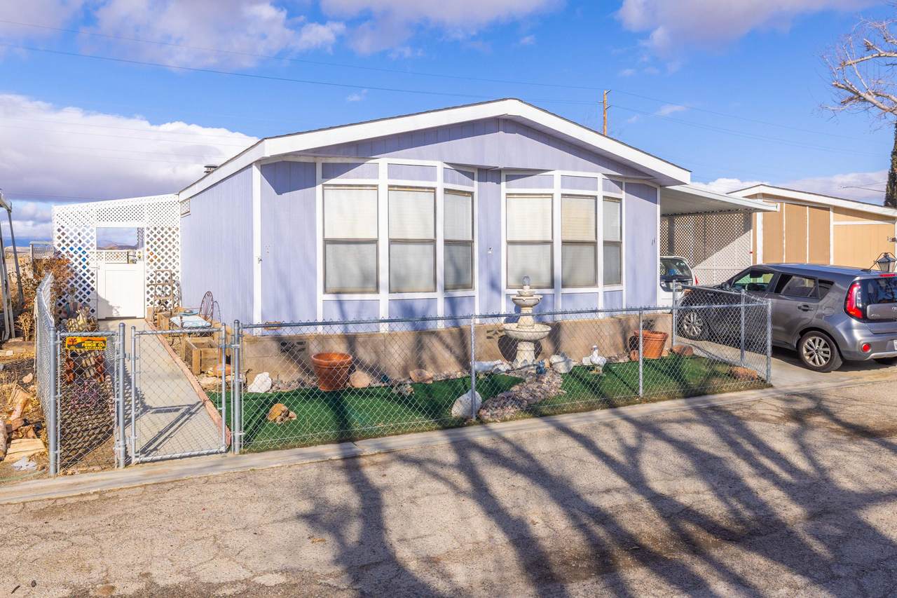 4568 Rosamond Boulevard - Photo 1