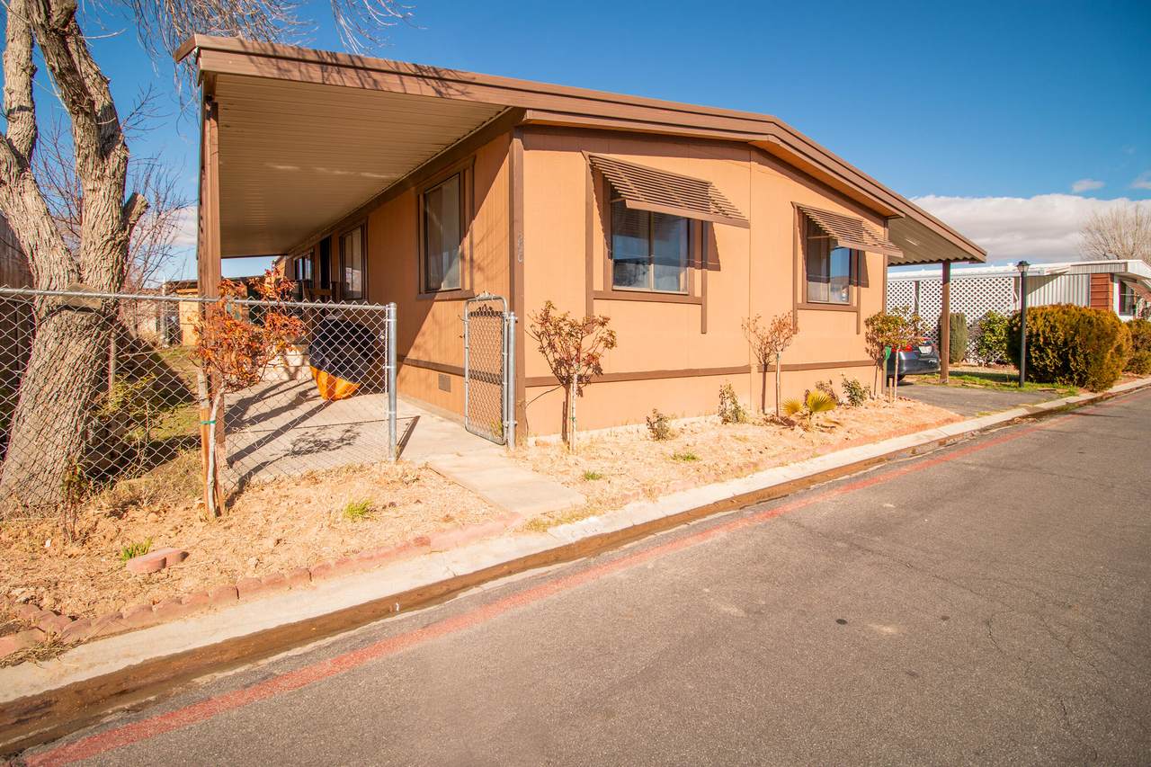 1301 Avenue I Spc 290 - Photo 1