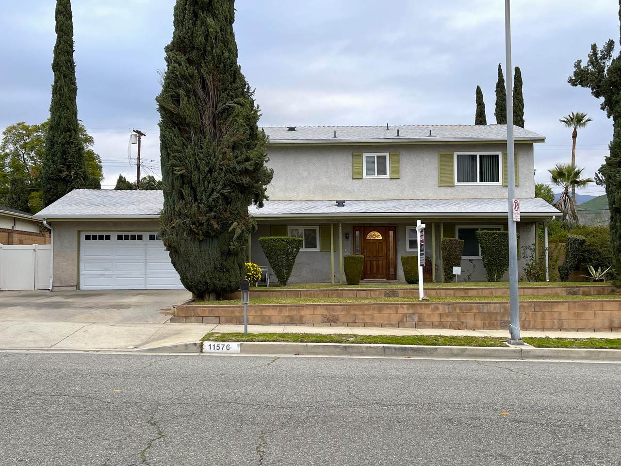 11576 Garrick Avenue - Photo 1