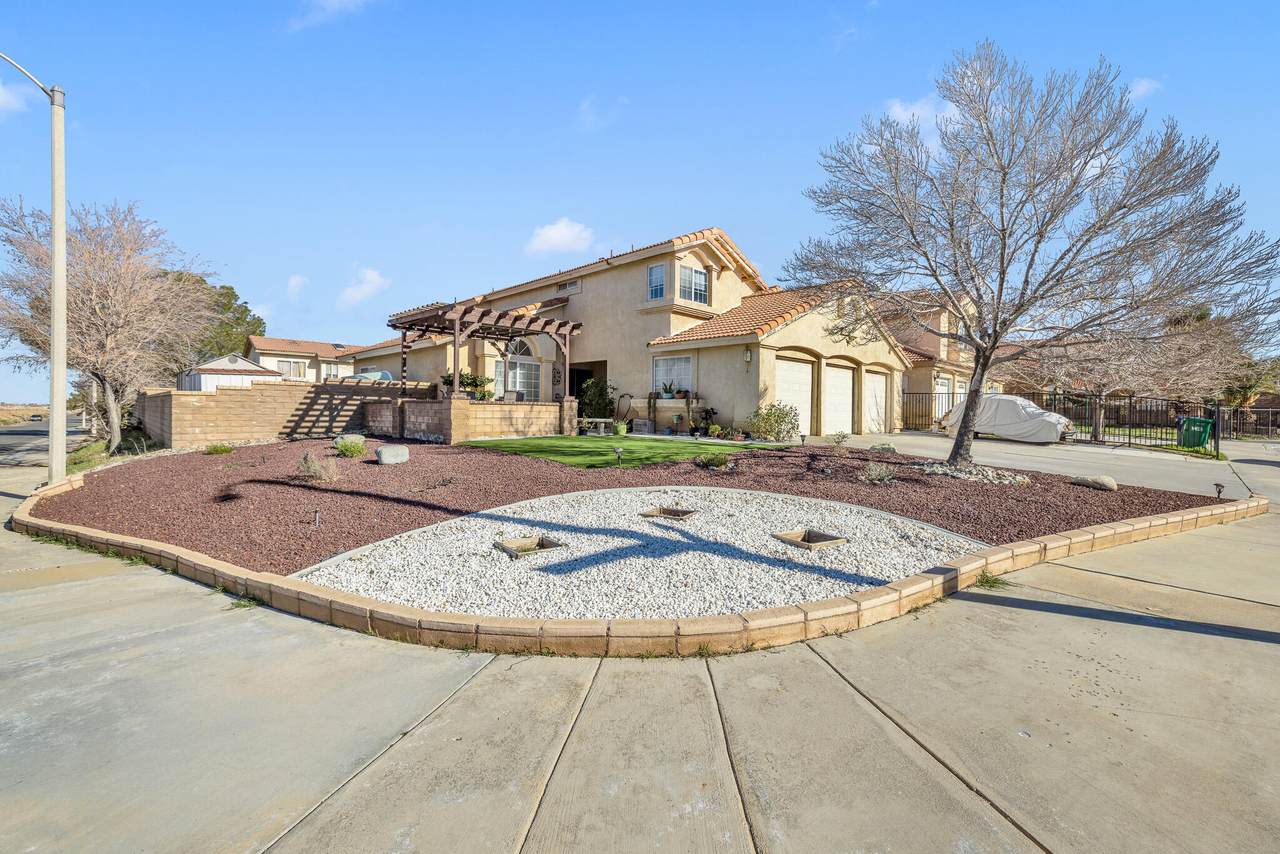 38920 Normandy Court - Photo 1