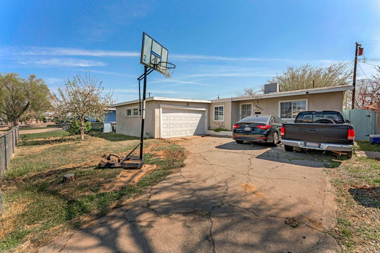 44026 Heaton Avenue - Photo 1