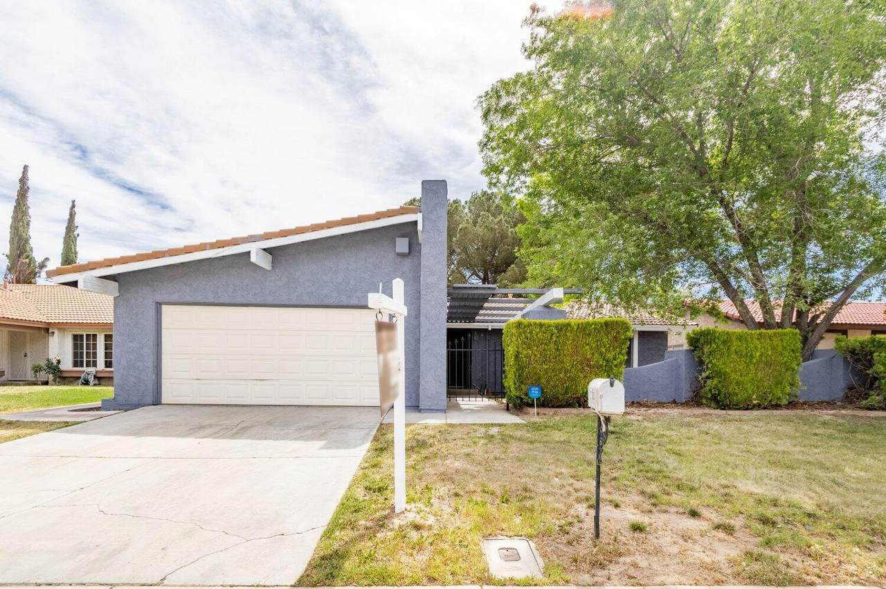 44626 13th Street - Photo 1