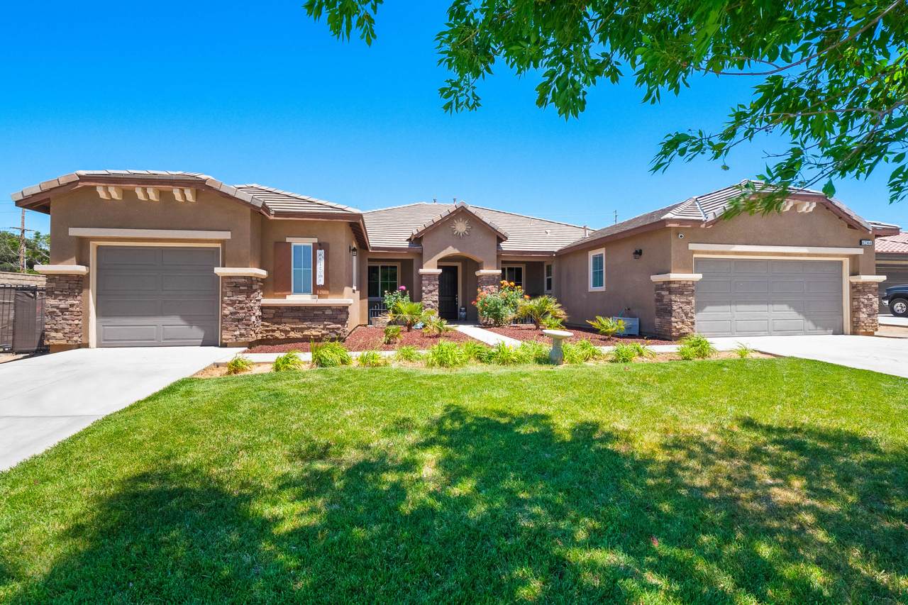 42564 Yew Street - Photo 1
