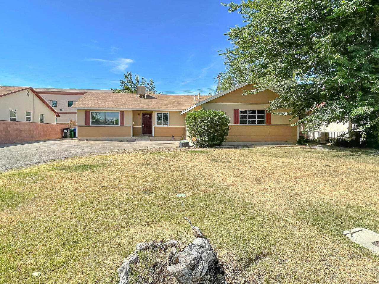 848 Avenue J10 - Photo 1