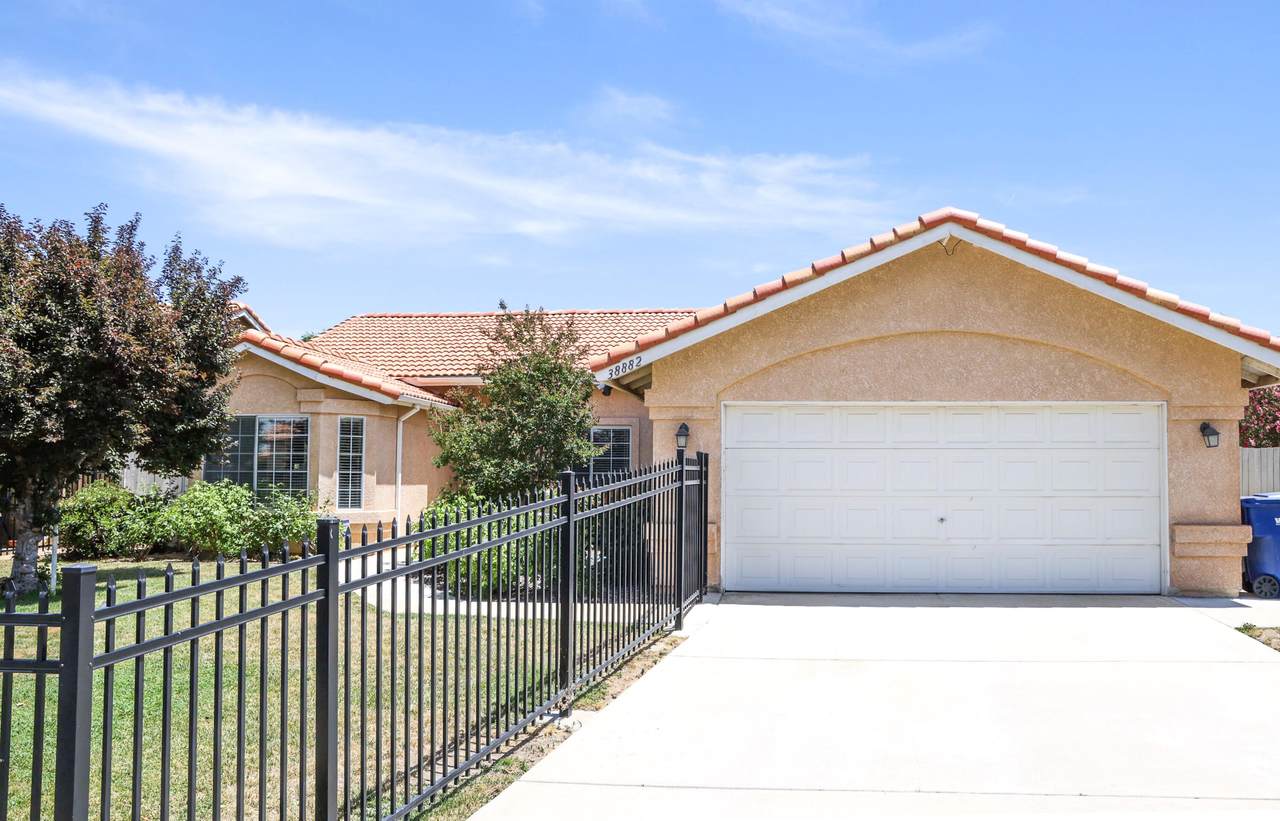 38882 Edgemont Drive - Photo 1