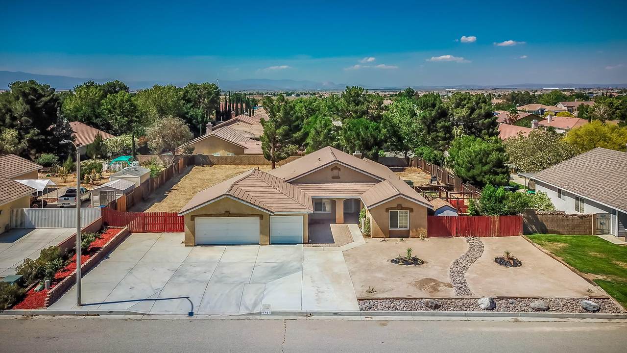 4821 Ave K8 - Photo 1