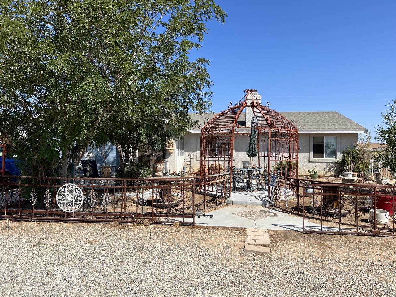 10557 Oleander Avenue - Photo 1