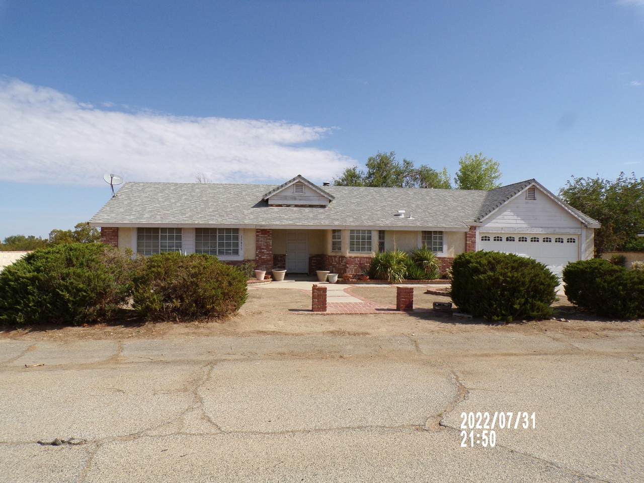 15855 Valeport Avenue - Photo 1