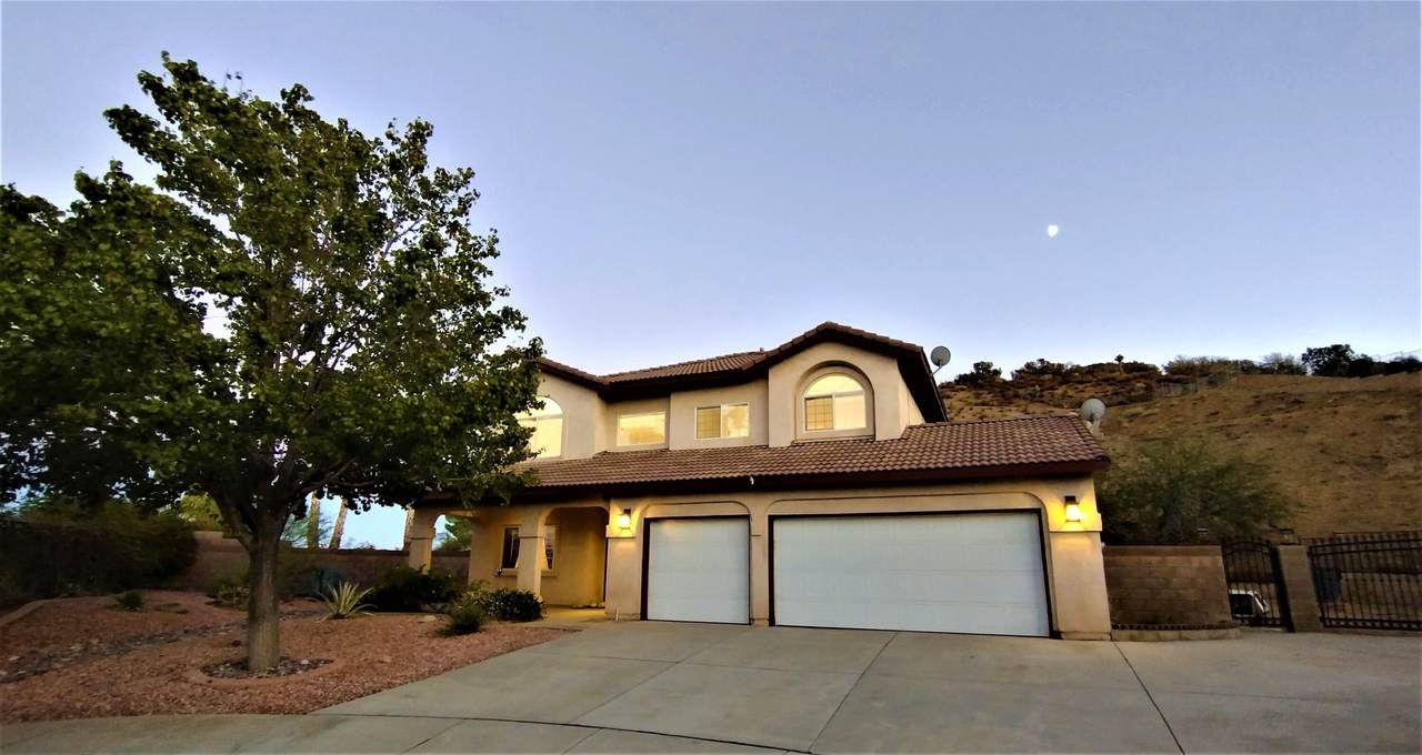 40216 Carlton Street - Photo 1