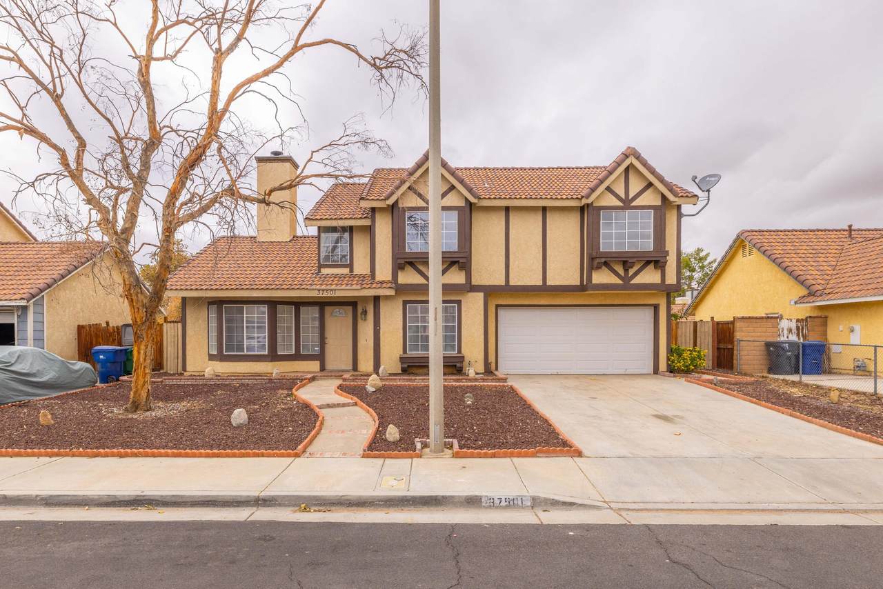 37501 Hudson Street - Photo 1