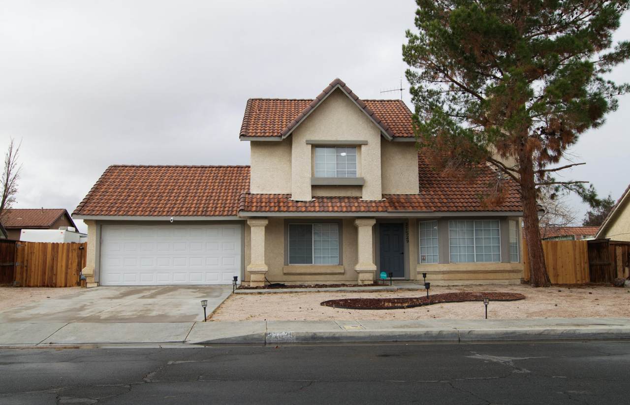 37529 Monarch Street - Photo 1