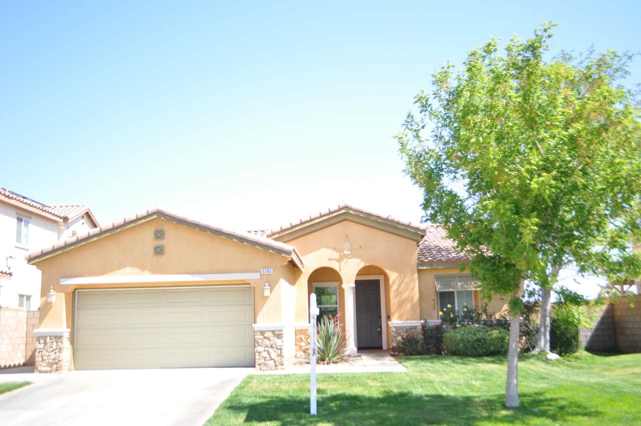 5765 Ave K2 - Photo 1