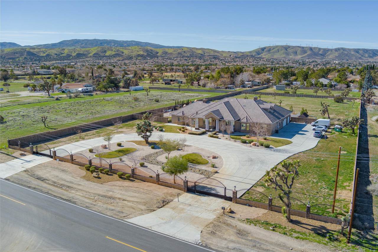 41035 30th Street - Photo 1