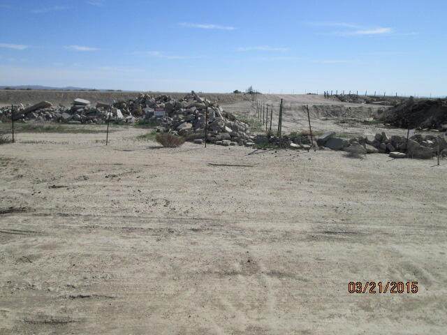 Near Gaskell Road & 75th St.W - Photo 1