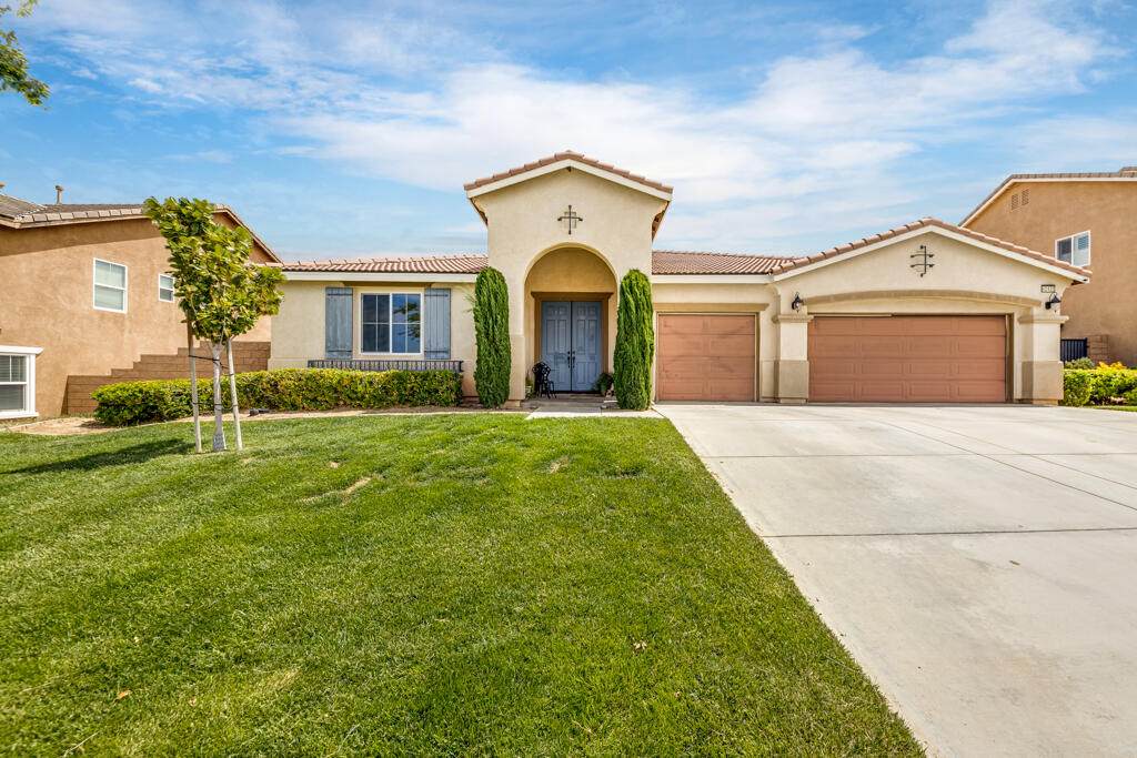 42432 72nd Street - Photo 1