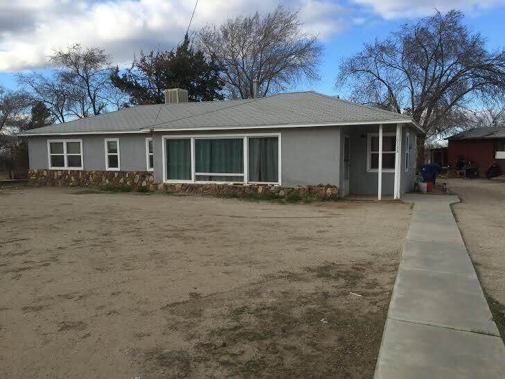 10533 Avenue R8 - Photo 1