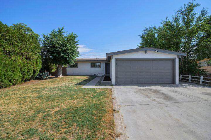 709 Ave H9 - Photo 1