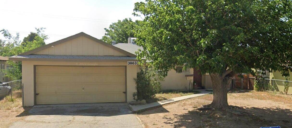 38633 33rd Street - Photo 1