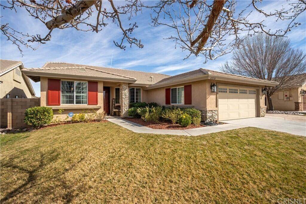 43150 28th Street - Photo 1
