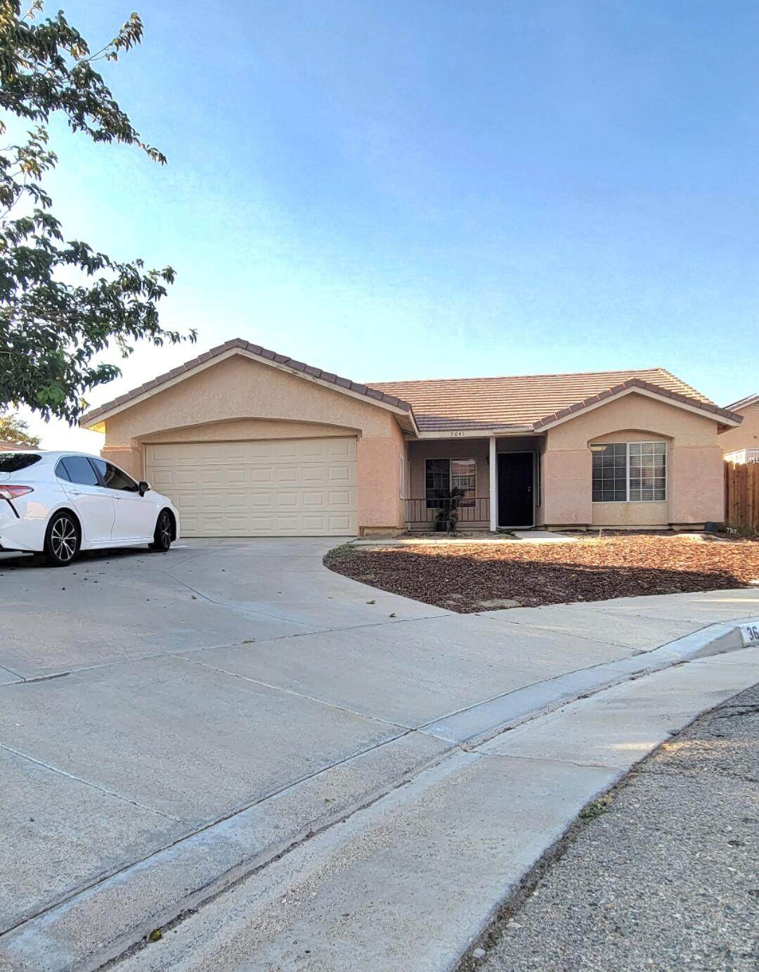 3641 Tanglewood Avenue - Photo 1