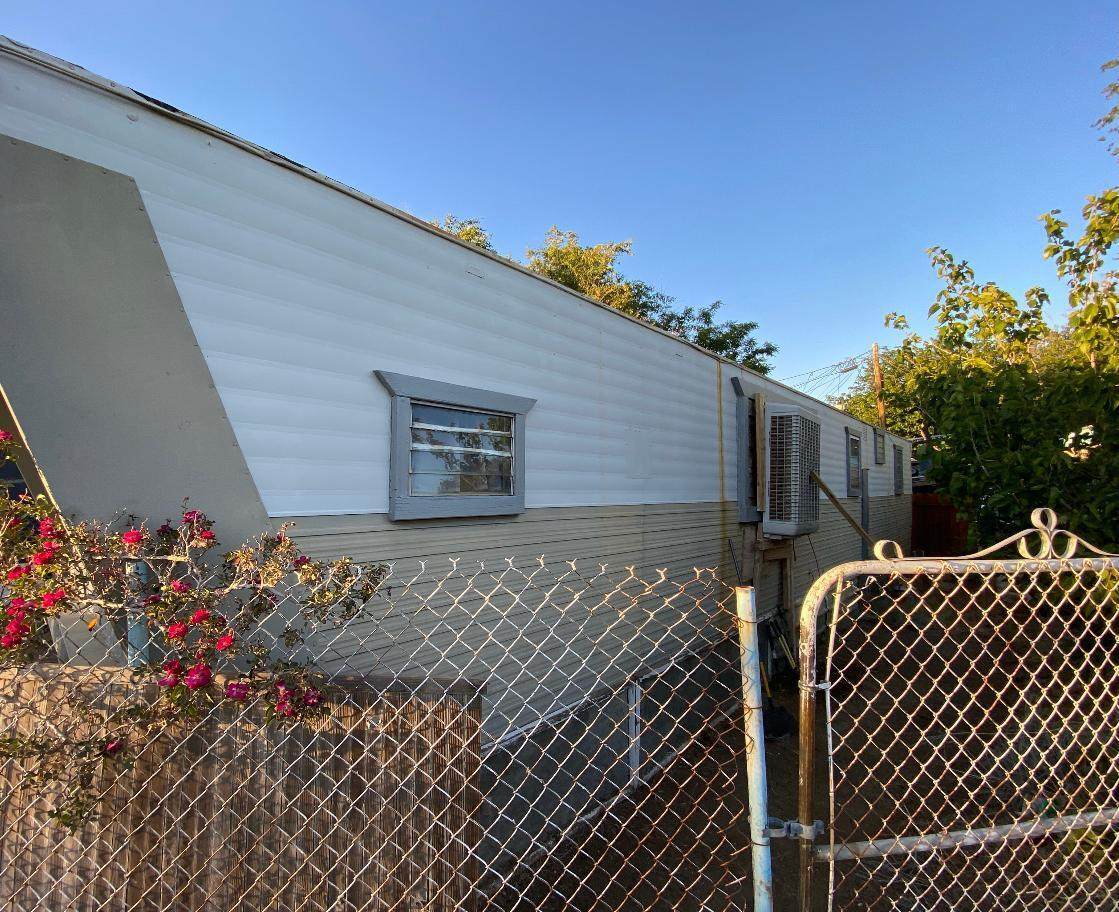 36223 Sierra Highway - Photo 1
