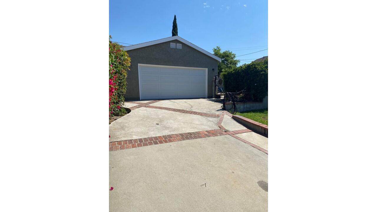 3021 Manhattan Avenue - Photo 1