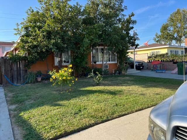 2015 Castlegate Avenue - Photo 1