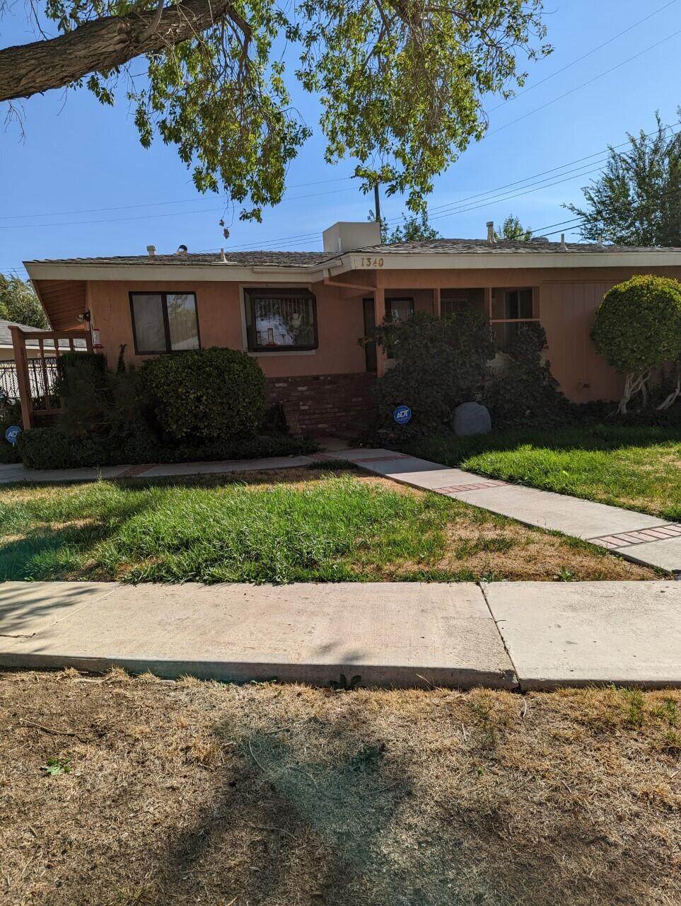 1340 Ave H-10 - Photo 1