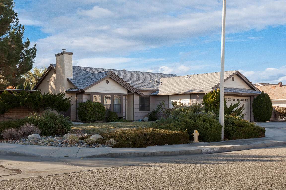 1542 Ave K11 - Photo 1