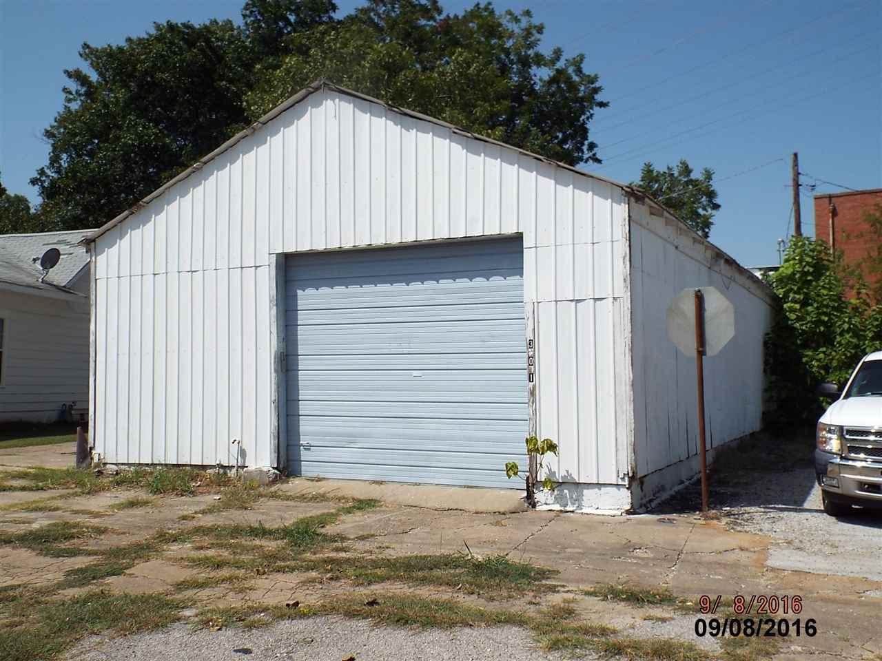 301 C - Photo 1