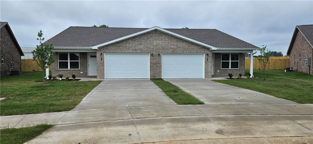 625 68th Avenue - Photo 1