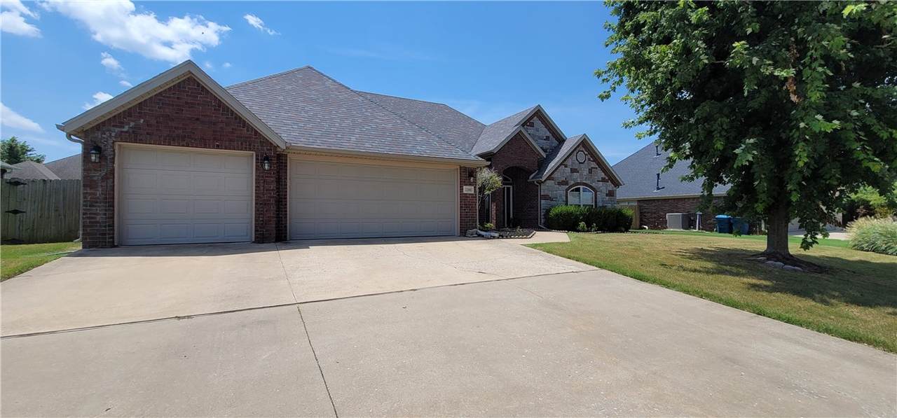 2305 Chinquapin Avenue - Photo 1